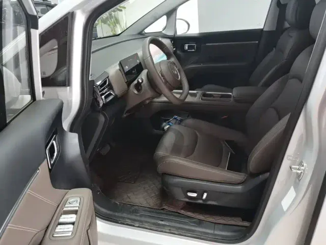 Wuling Starlight 730 — Фото автомобиля 15