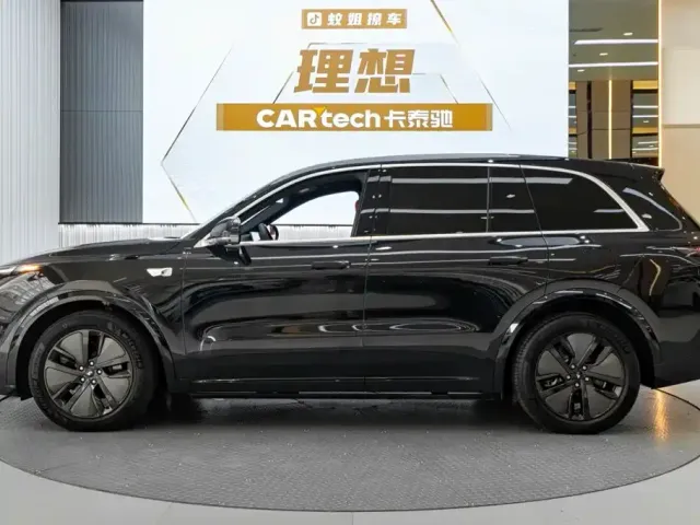 Li Auto L8 — Фото автомобиля 3