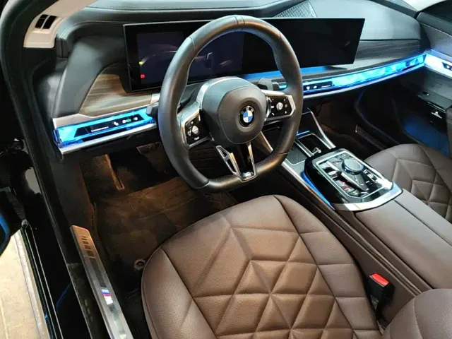 BMW 7 Series — Фото автомобиля 20