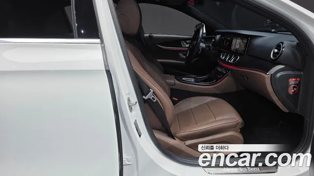 Mercedes-Benz E-Class — Фото автомобиля 25