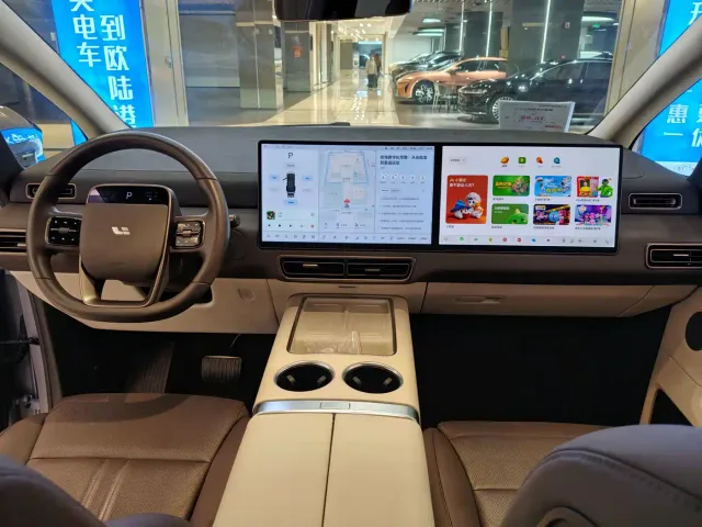 Li Auto MEGA — Фото автомобиля 26