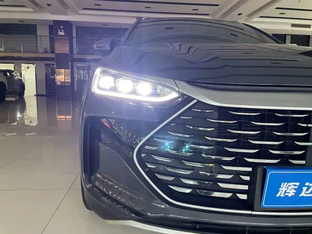 BYD Tang — Фото автомобиля 8