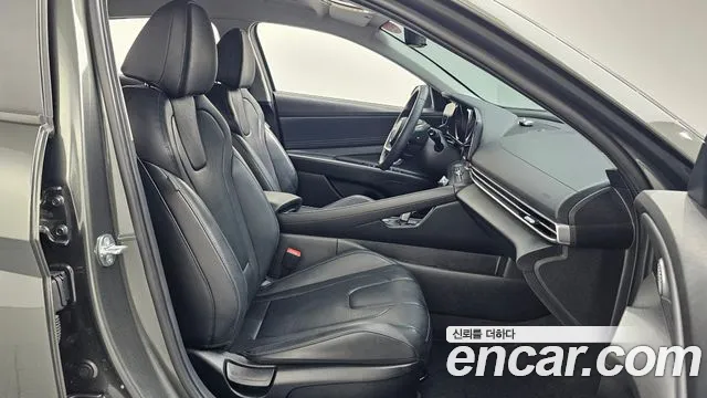 Hyundai AVANTE Avante (CN7) — Фото автомобиля 11