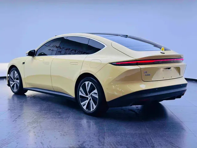 Nio ET5 — Фото автомобиля 5