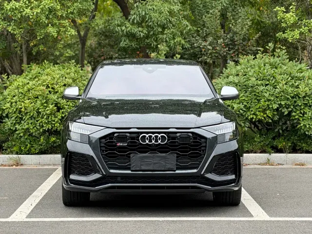 Audi RS Q8 — Фото автомобиля 2