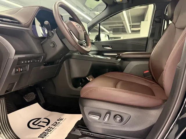 Toyota Granvia — Фото автомобиля 4