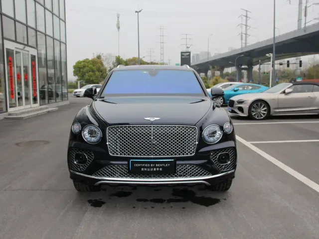 Bentley Bentayga — Фото автомобиля 2