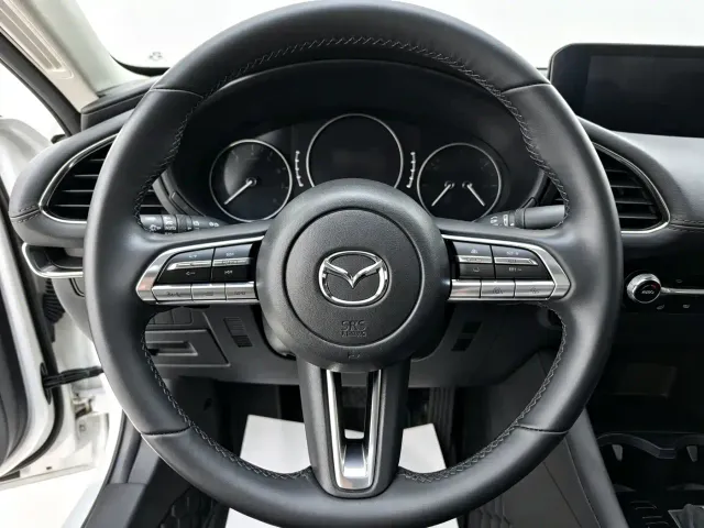 Mazda Axela — Фото автомобиля 8