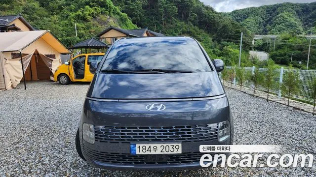 Фотография автомобиля — Hyundai Staria