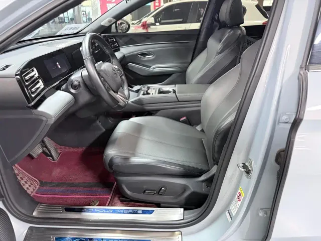 BYD Qin L — Фото автомобиля 8