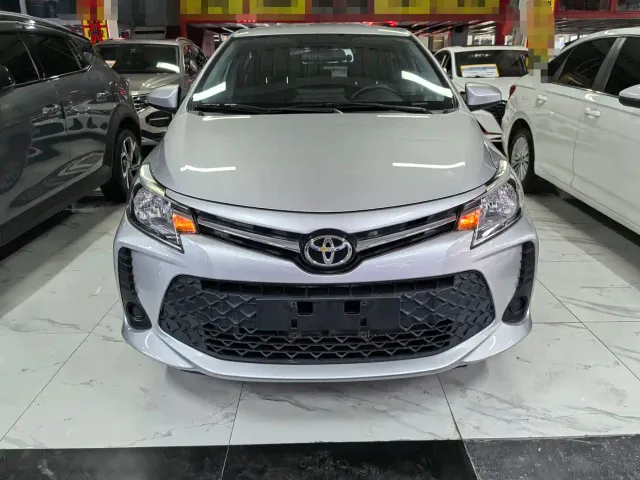 Toyota Vios FS — Фото автомобиля 2