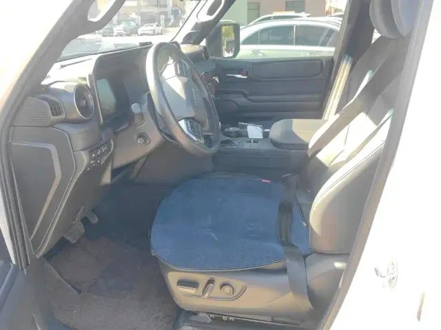 Toyota Prado — Фото автомобиля 9