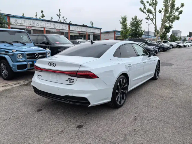 Audi A7L — Фото автомобиля 21