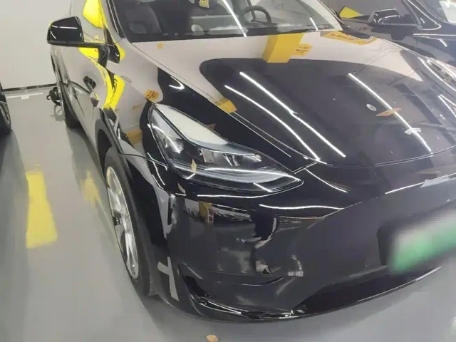 Tesla Model Y — Фото автомобиля 3
