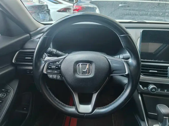Honda Accord — Фото автомобиля 12