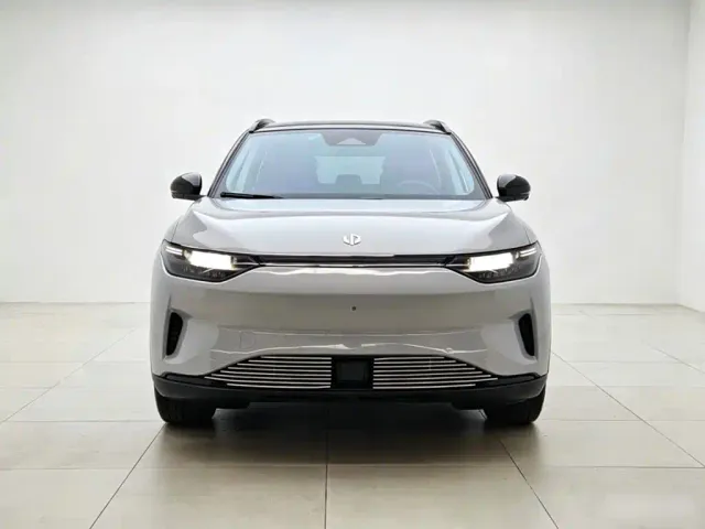Leapmotor C11 — Фото автомобиля 21
