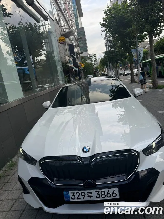 BMW 5 Series G60 — Фото автомобиля 2