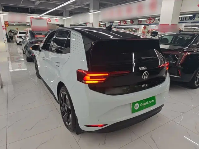 Volkswagen ID.3 — Фото автомобиля 4