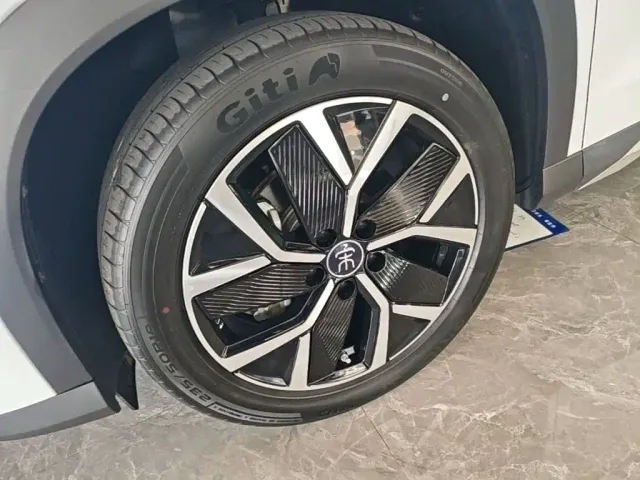 BYD Song L DM-i — Фото автомобиля 22