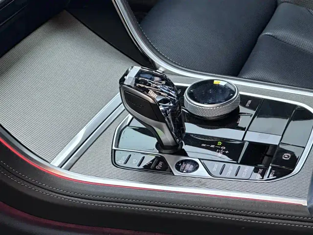 BMW 8 Series — Фото автомобиля 11