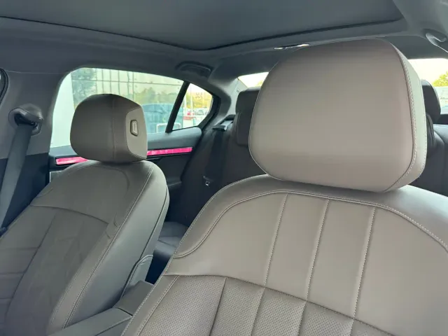 BMW 5 Series — Фото автомобиля 12