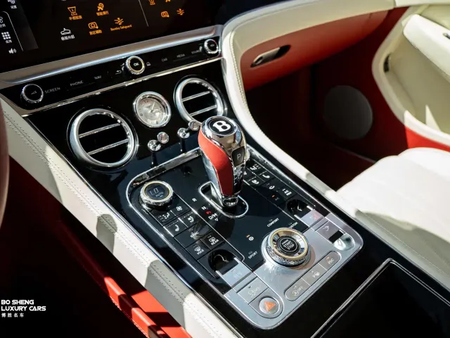 Bentley Continental — Фото автомобиля 13