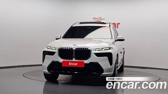 BMW X7 — Фото автомобиля 2