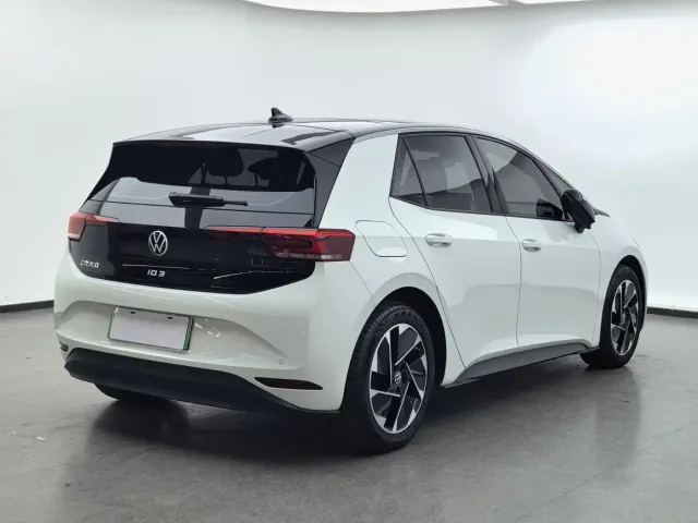 Volkswagen ID.3 — Фото автомобиля 4