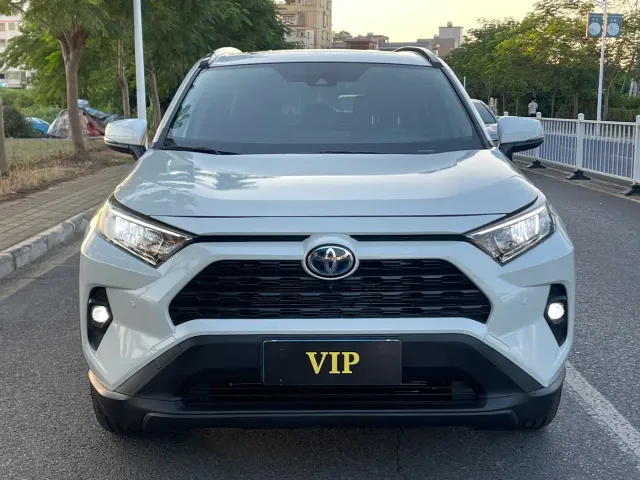 Toyota RAV4 — Фото автомобиля 2