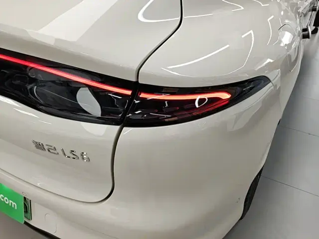 IM Motors LS6 — Фото автомобиля 7