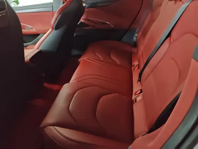 Xiaomi SU7 — Фото автомобиля 11