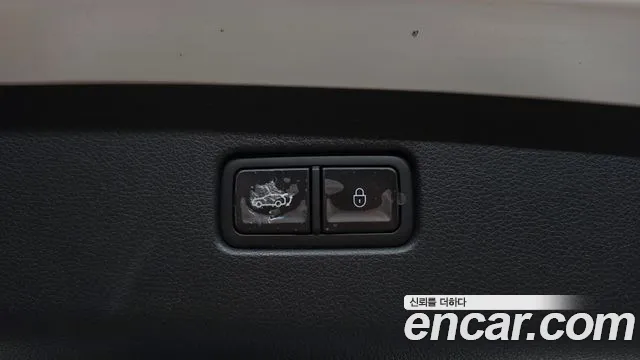 Genesis GV70 — Фото автомобиля 24