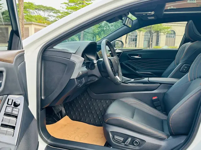 Toyota Avalon 2024 Hybrid 2.0L Luxury Edition — Фото автомобиля 12