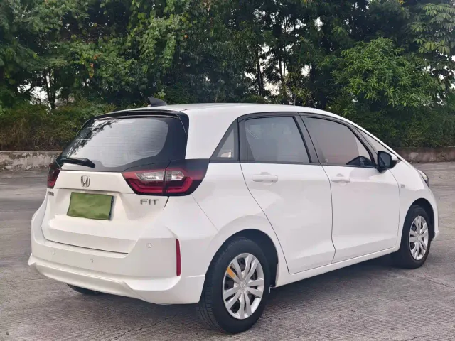 Honda Fit — Фото автомобиля 5