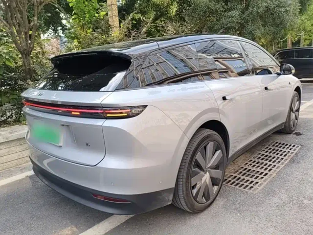 Li Auto i6 — Фото автомобиля 6