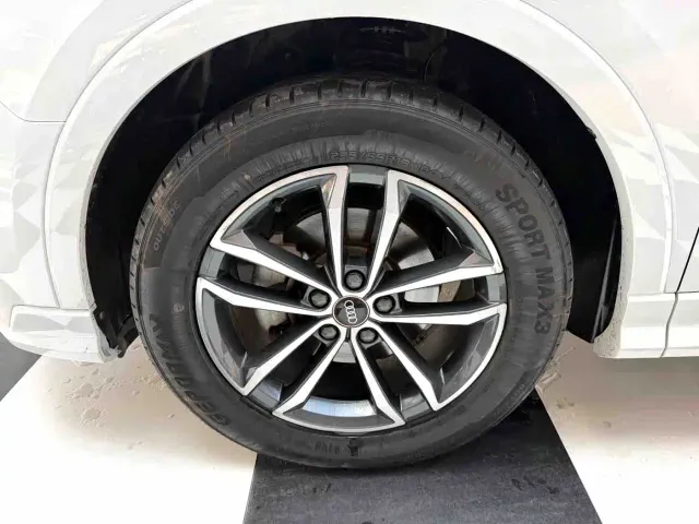 Audi Q3 — Фото автомобиля 4