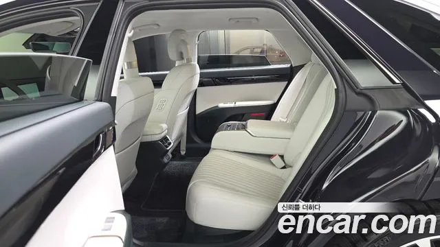 Hyundai Grandeur Grandeur (GN7) 3.5 Бензин 4WD — Фото автомобиля 22