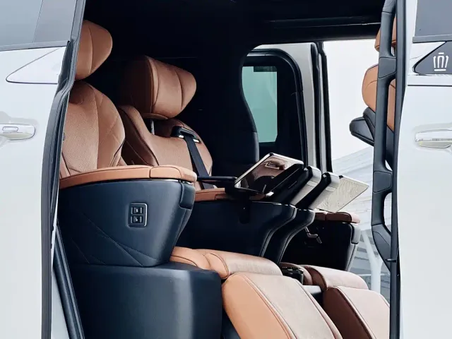 Toyota Vellfire — Фото автомобиля 8