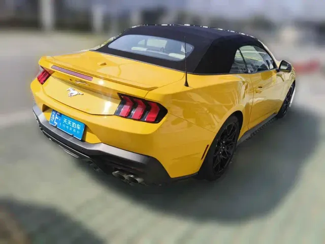 Ford Mustang — Фото автомобиля 2