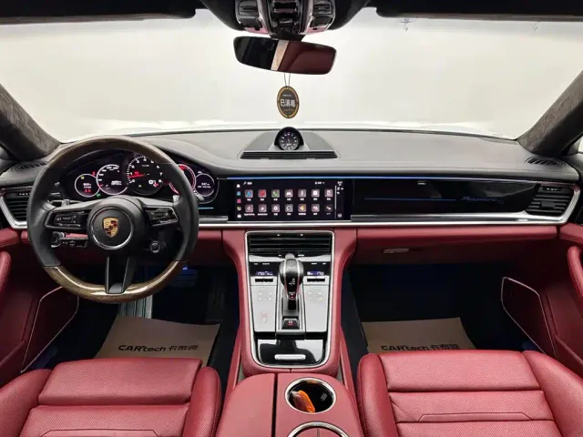 Porsche Panamera — Фото автомобиля 10