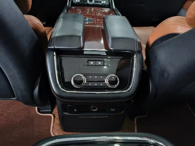 Lincoln Navigator — Фото автомобиля 16