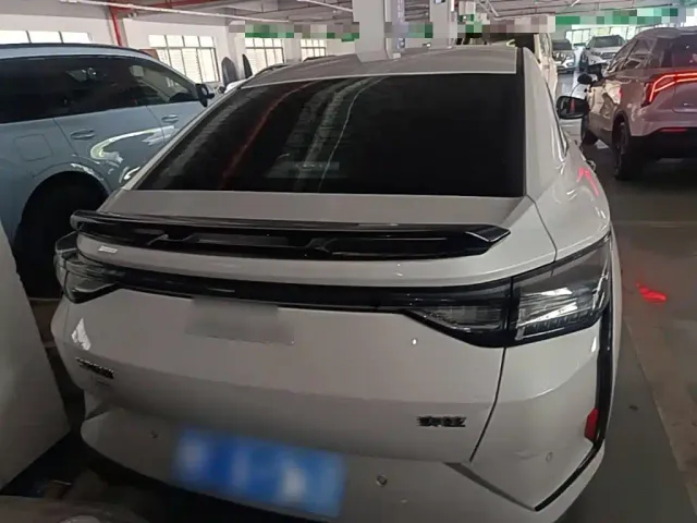Dongfeng Yixuan — Фото автомобиля 5
