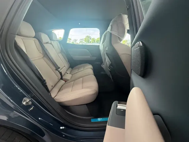 Volvo XC70 Plug-in Hybrid — Фото автомобиля 15
