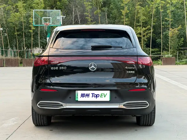 Mercedes-Benz EQE SUV — Фото автомобиля 8