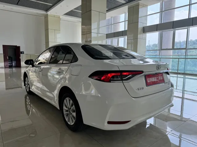 Toyota Corolla — Фото автомобиля 8