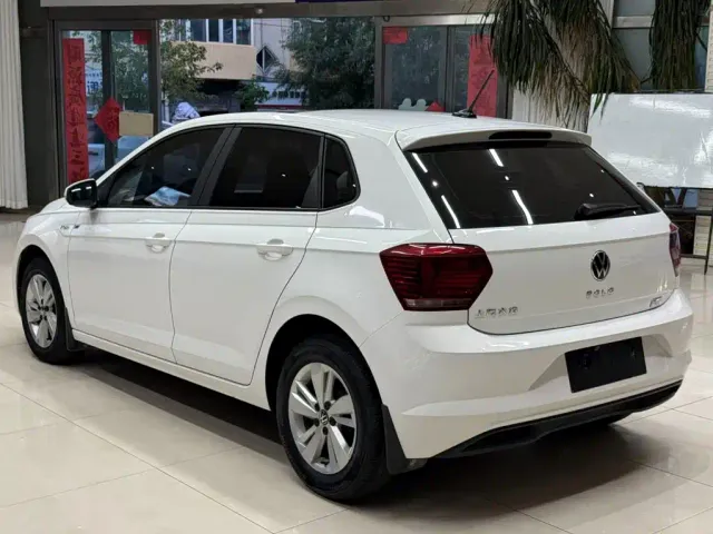 Volkswagen Polo — Фото автомобиля 6