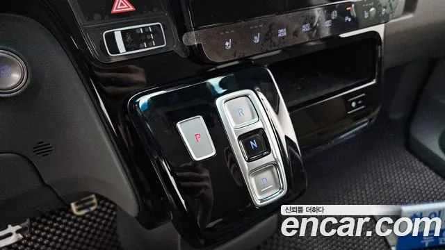Hyundai Staria Staria — Фото автомобиля 9
