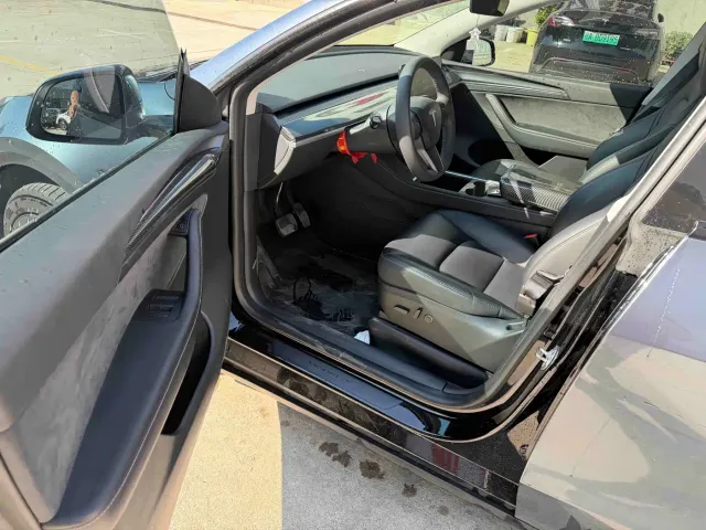 Tesla Model Y — Фото автомобиля 5
