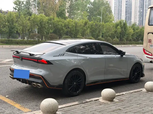 Changan UNI-V — Фото автомобиля 3