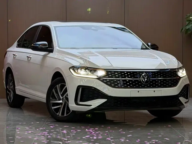 Volkswagen Lavida — Фото автомобиля 3